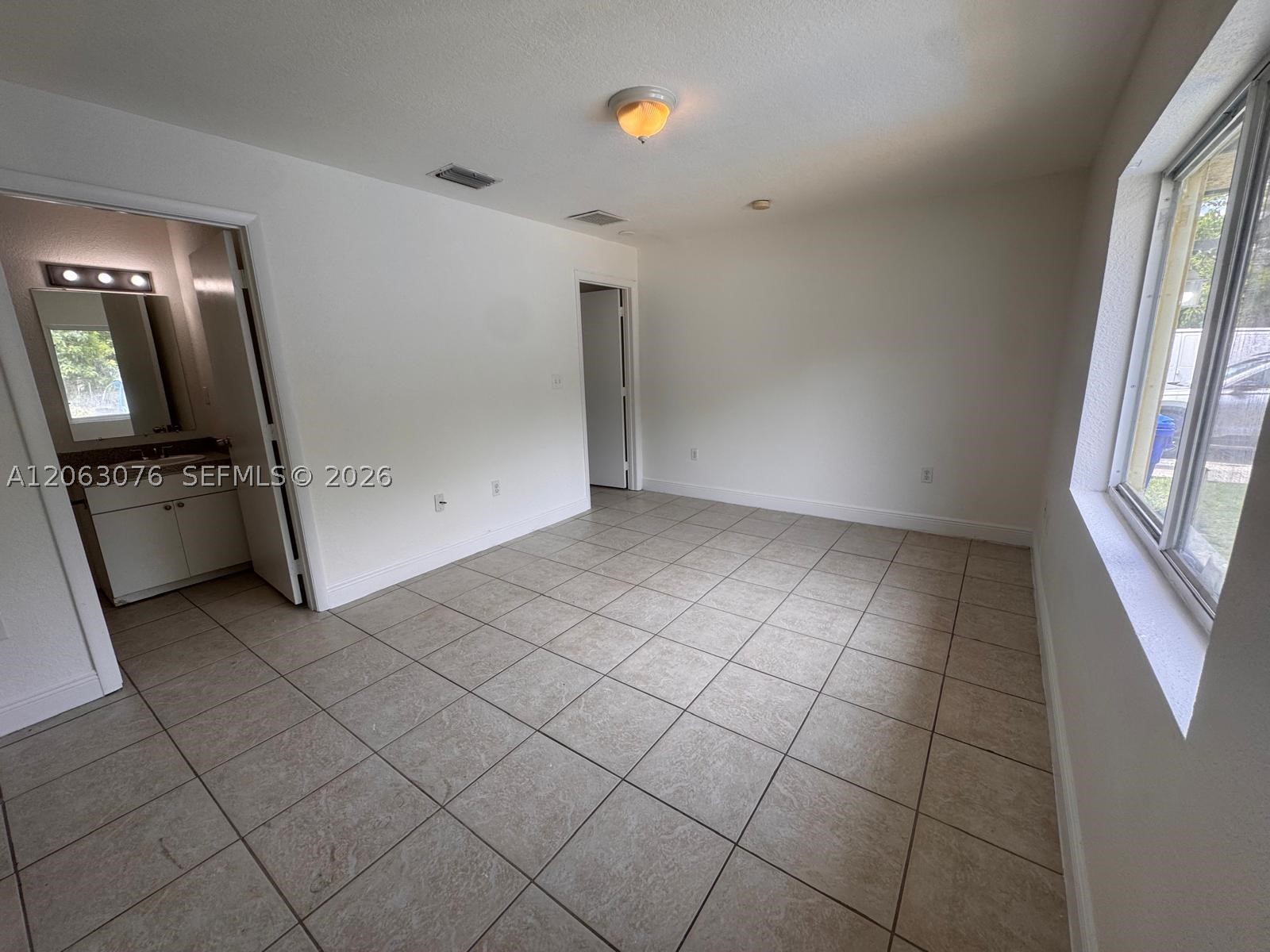 3342 Nw 9th Ave 3344 Property Photo 37