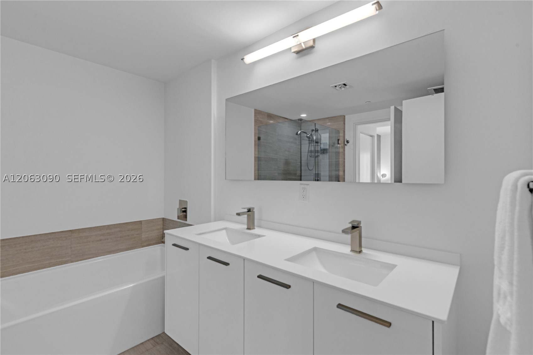 1300 Brickell Bay Dr 903 Property Photo 20