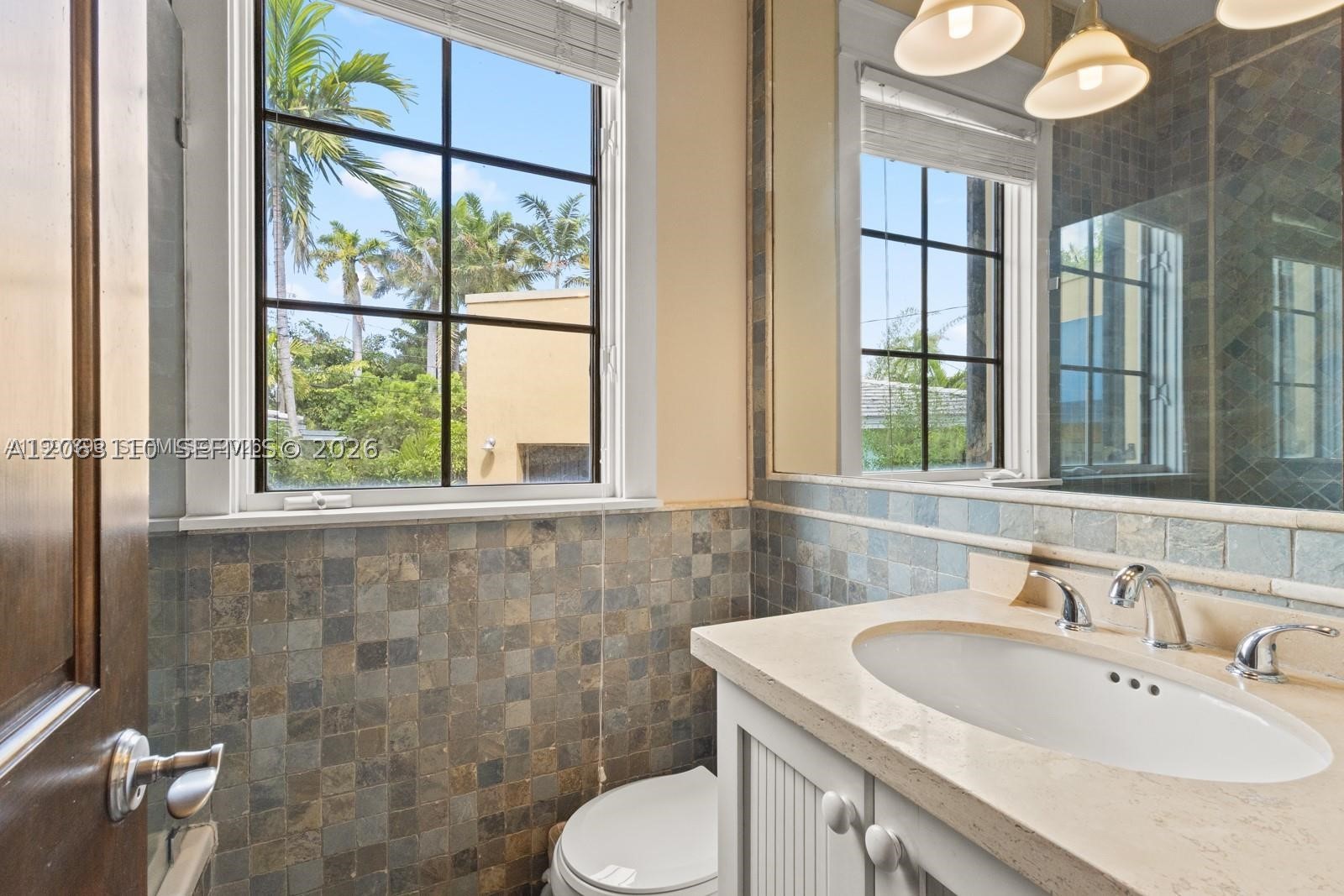 685 Harbor Ln Property Photo 41