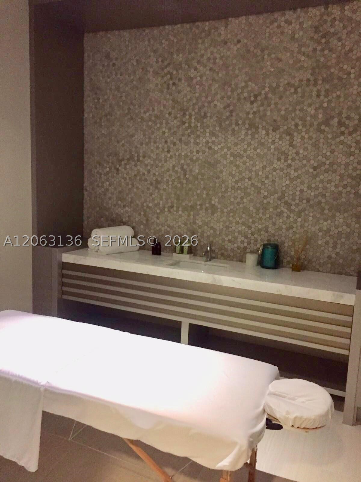 5300 Paseo Blvd 1905 Property Photo 9