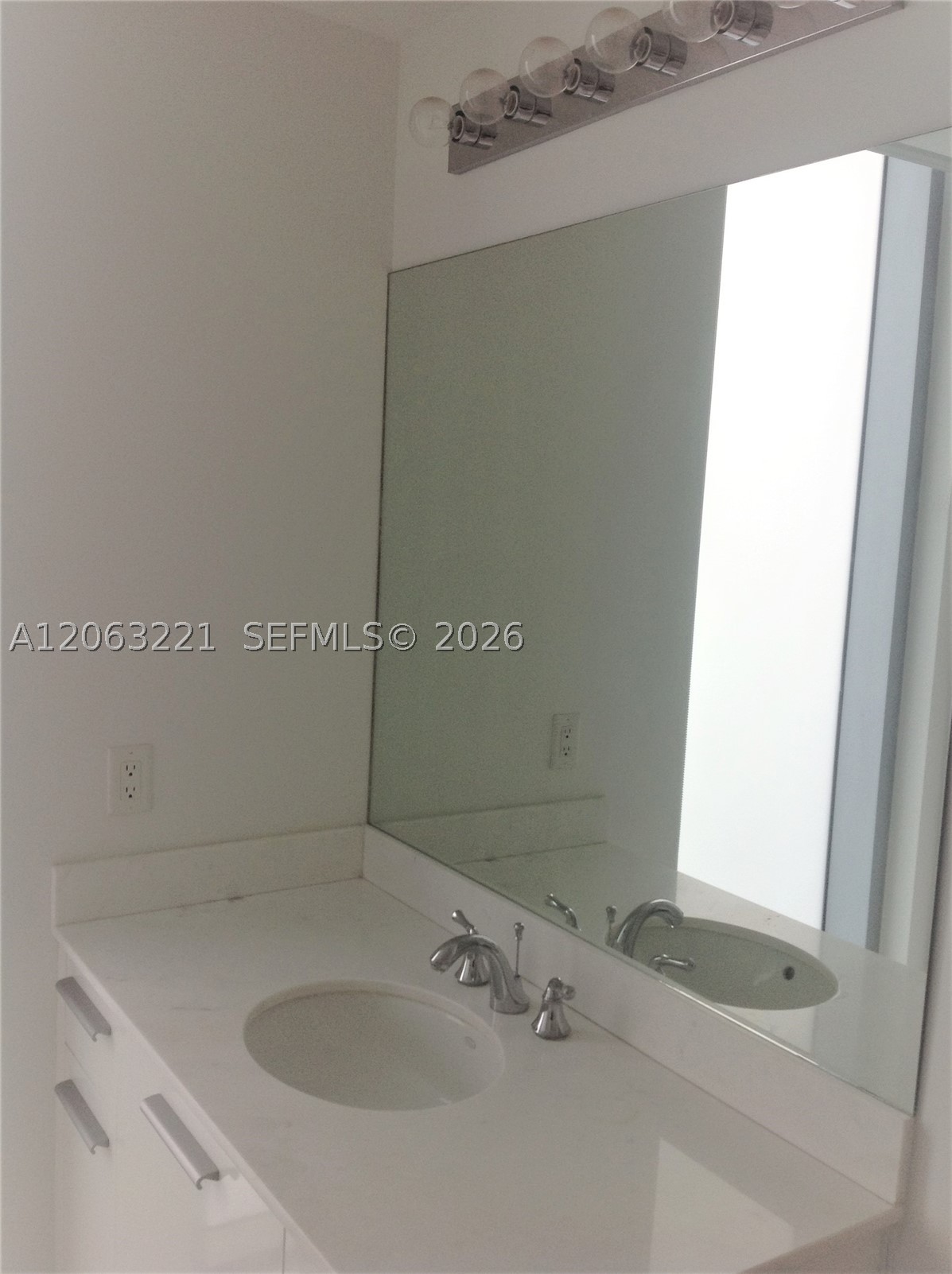 1050 Brickell Ave 402 Property Photo 30