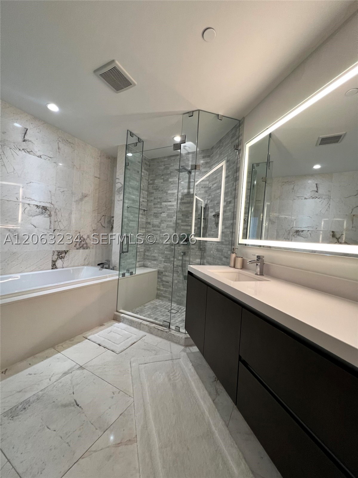 851 Ne 1st Ave 3510 Property Photo 17