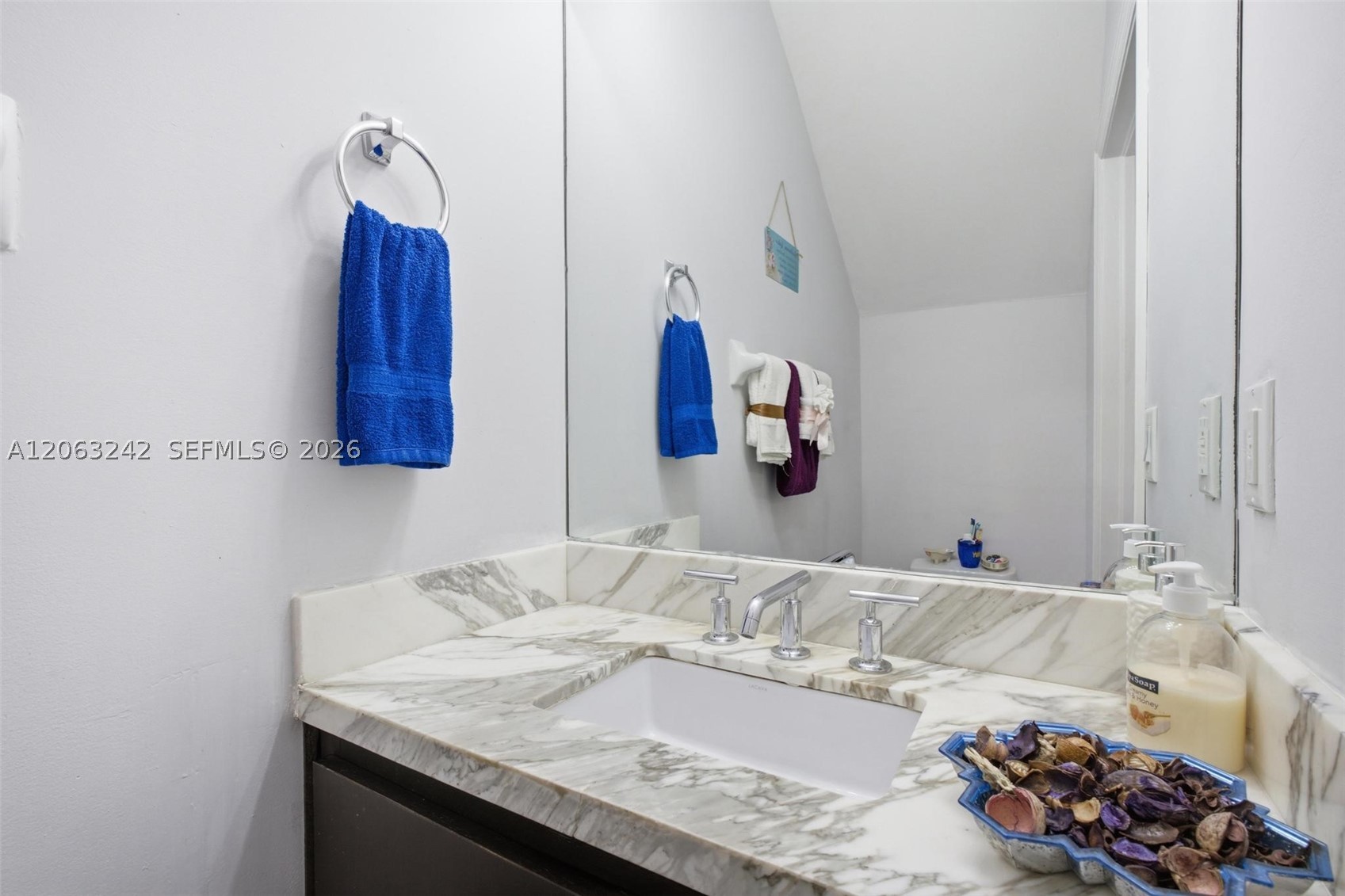 3365 Ne 14th Dr 104-16 Property Photo 16