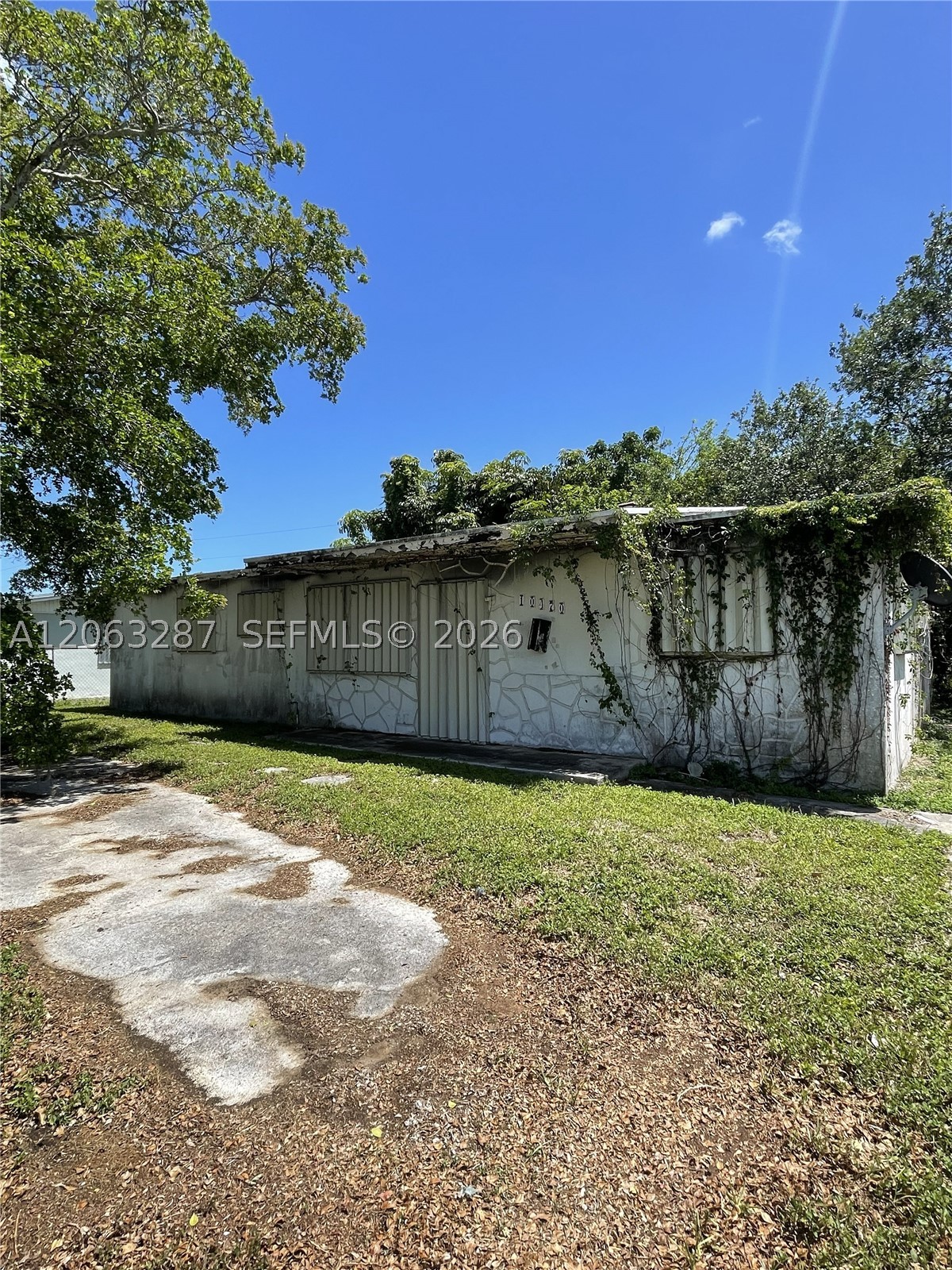 10470 SW 149th St Property Photo 1