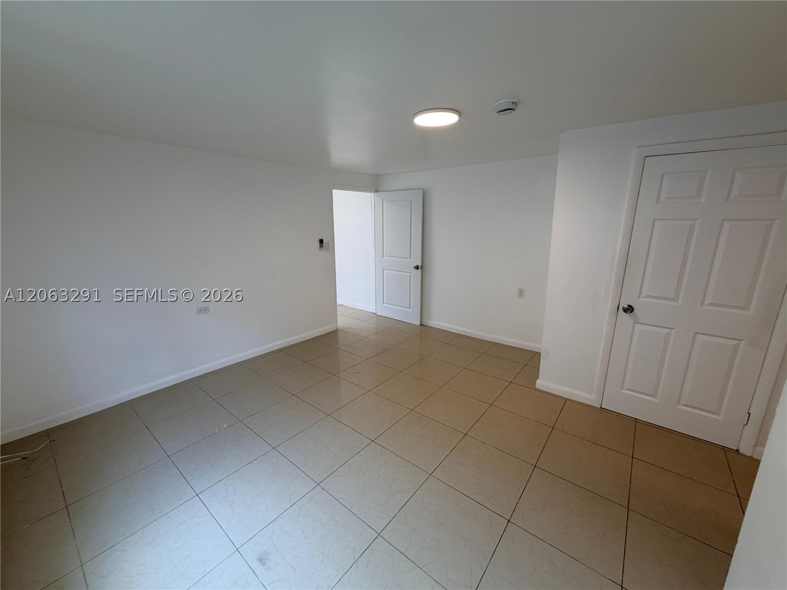 548 Nw 30th St 2 Property Photo 6