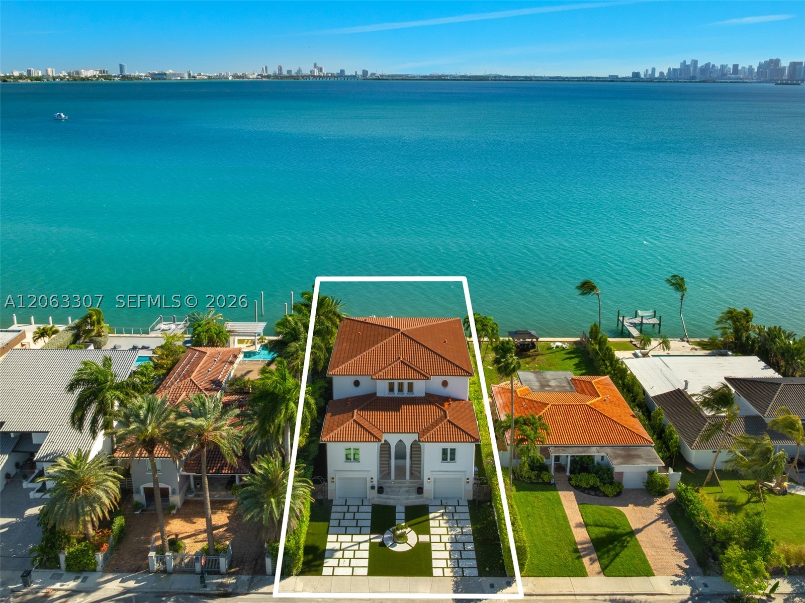 1460 S Treasure Dr Property Photo 1