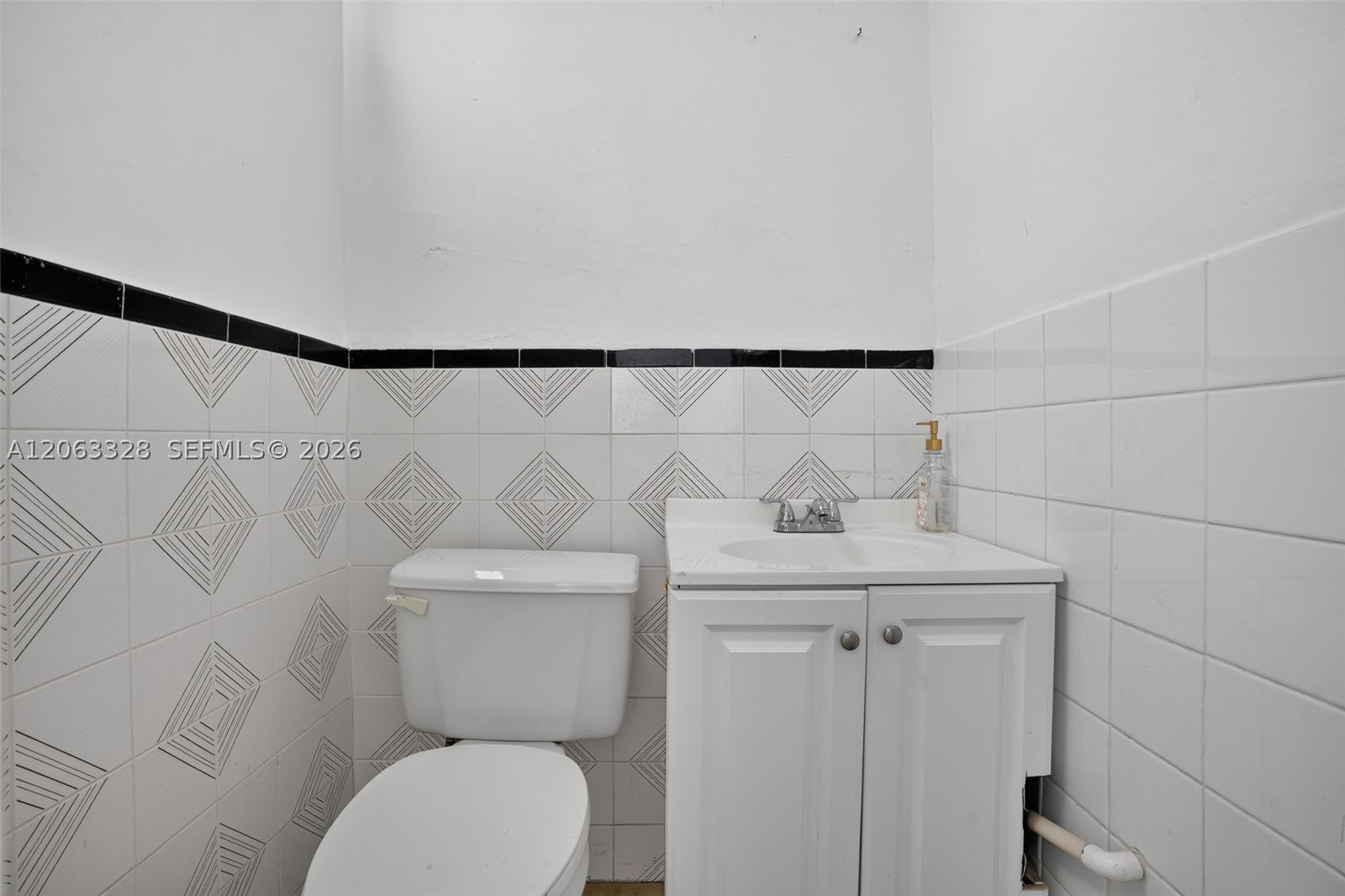 180 Hialeah Dr Property Photo 12