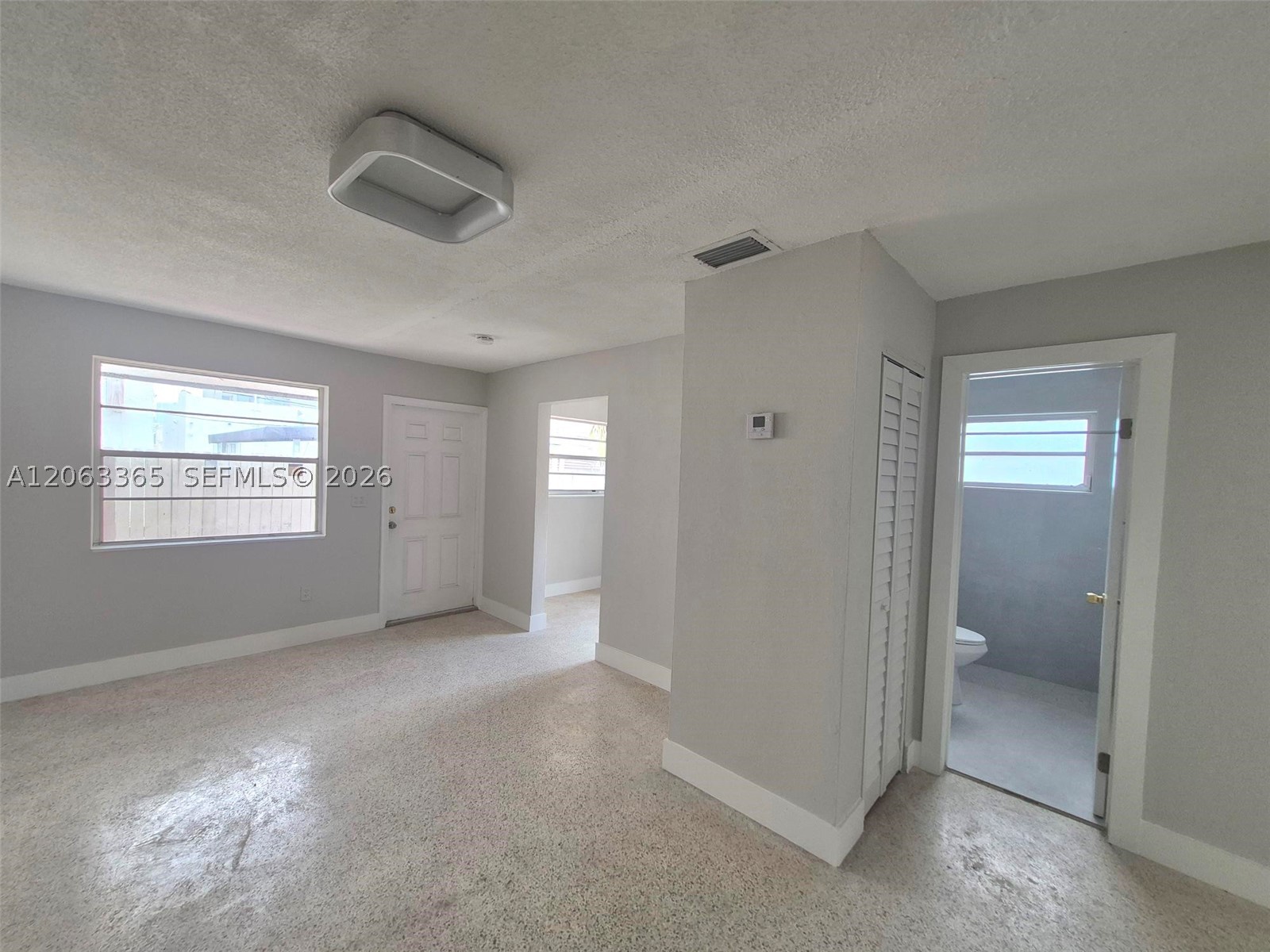 1715 Sw 4th St 1717 Property Photo 4