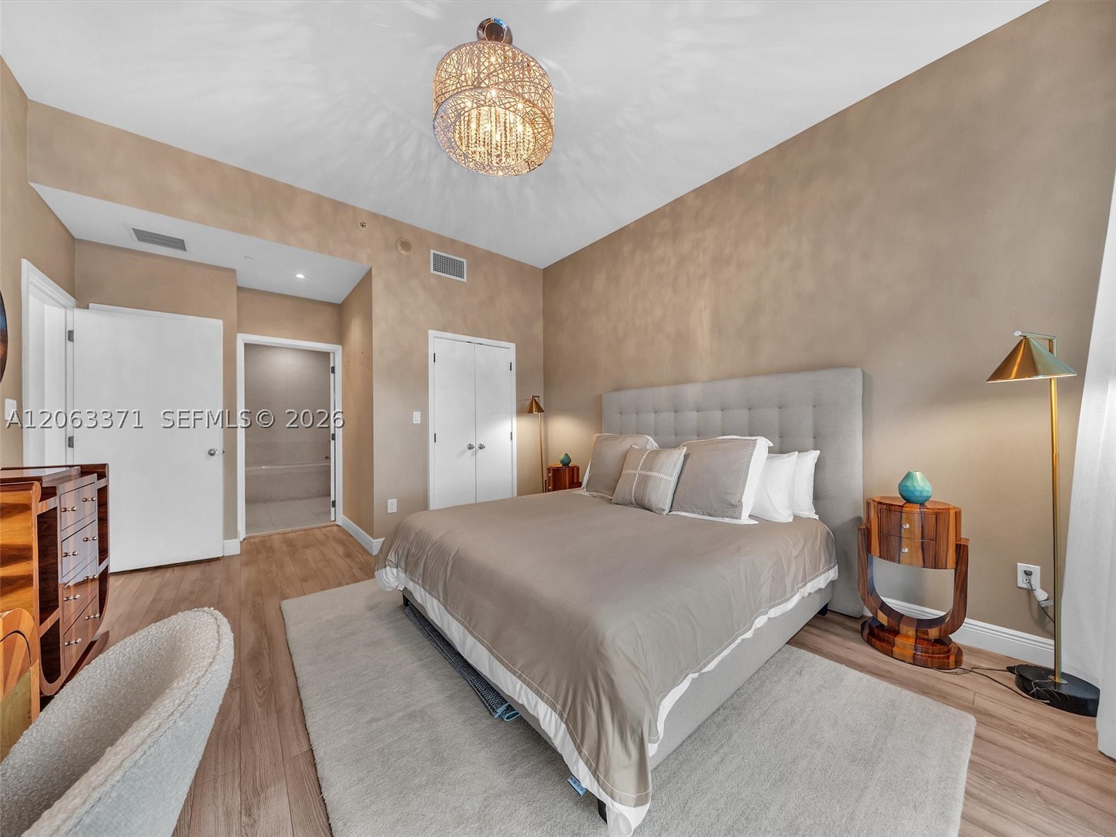A12063371 Property Photo 20