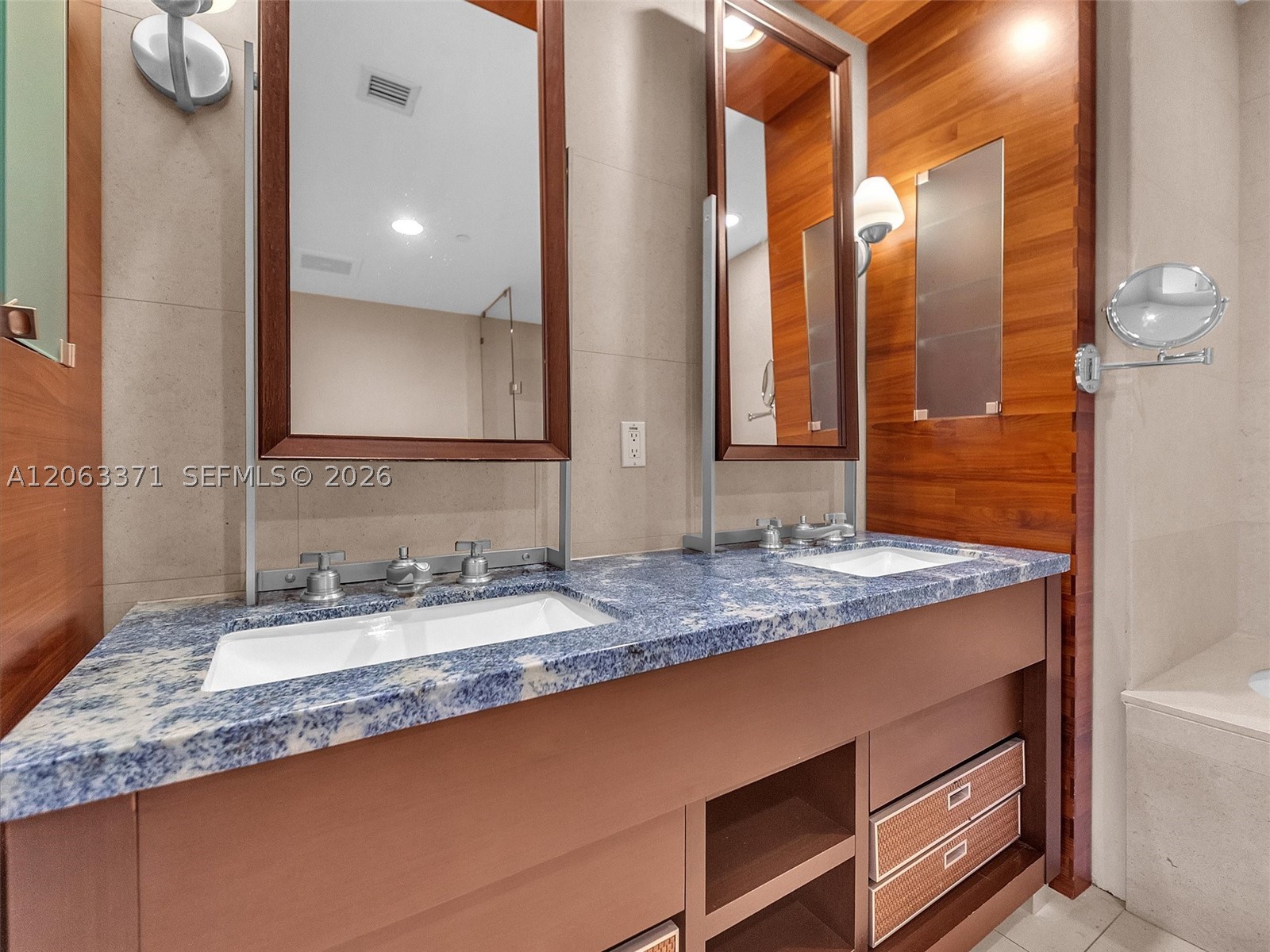 A12063371 Property Photo 23