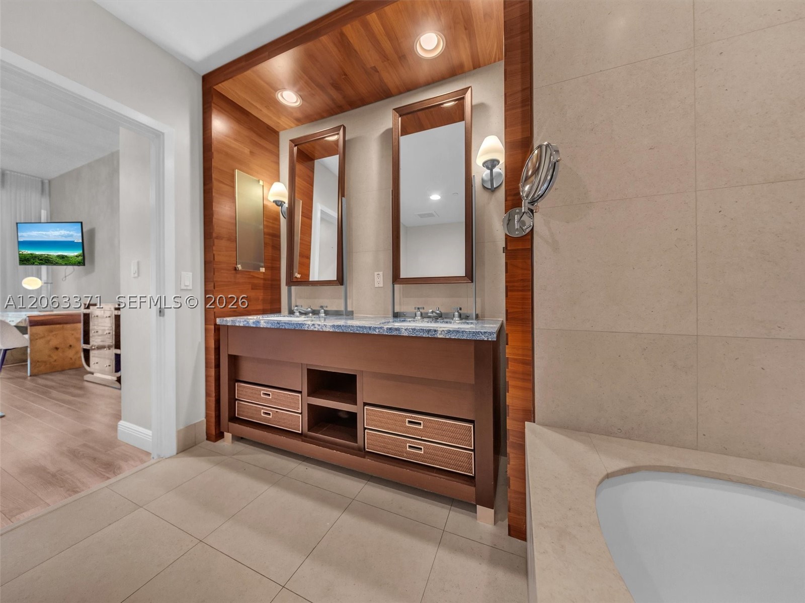 A12063371 Property Photo 25