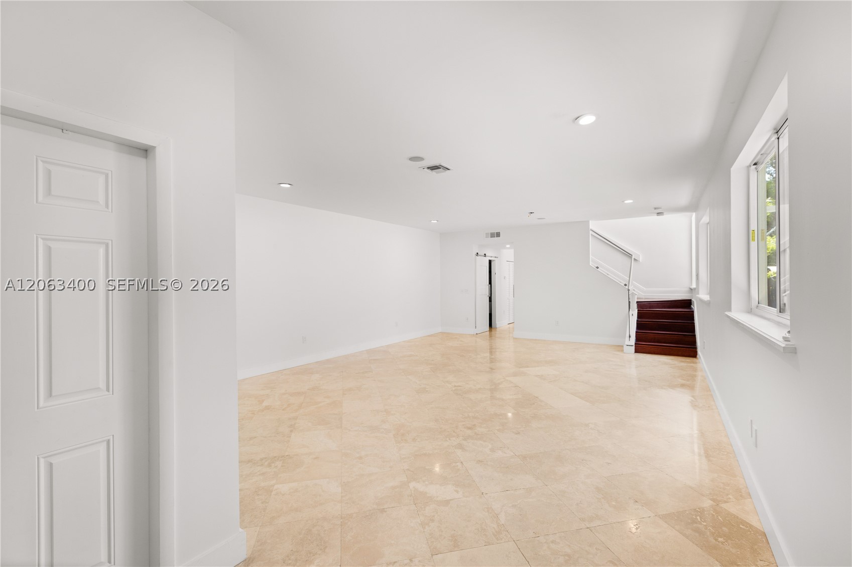 3160 Matilda St 3160 Property Photo 3