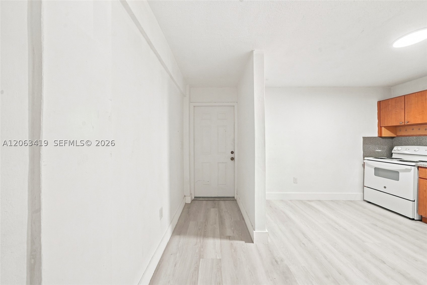 635 Sw 7th Ct Apt 4 Property Photo 16