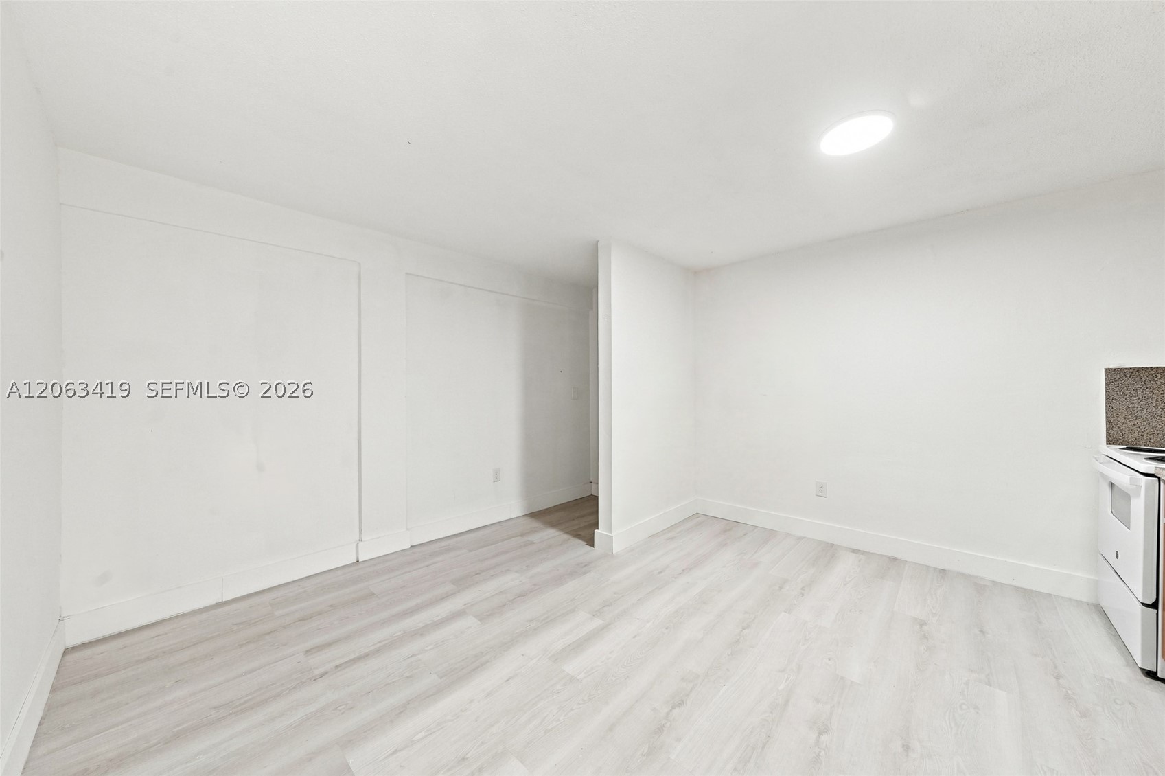 635 Sw 7th Ct Apt 4 Property Photo 19