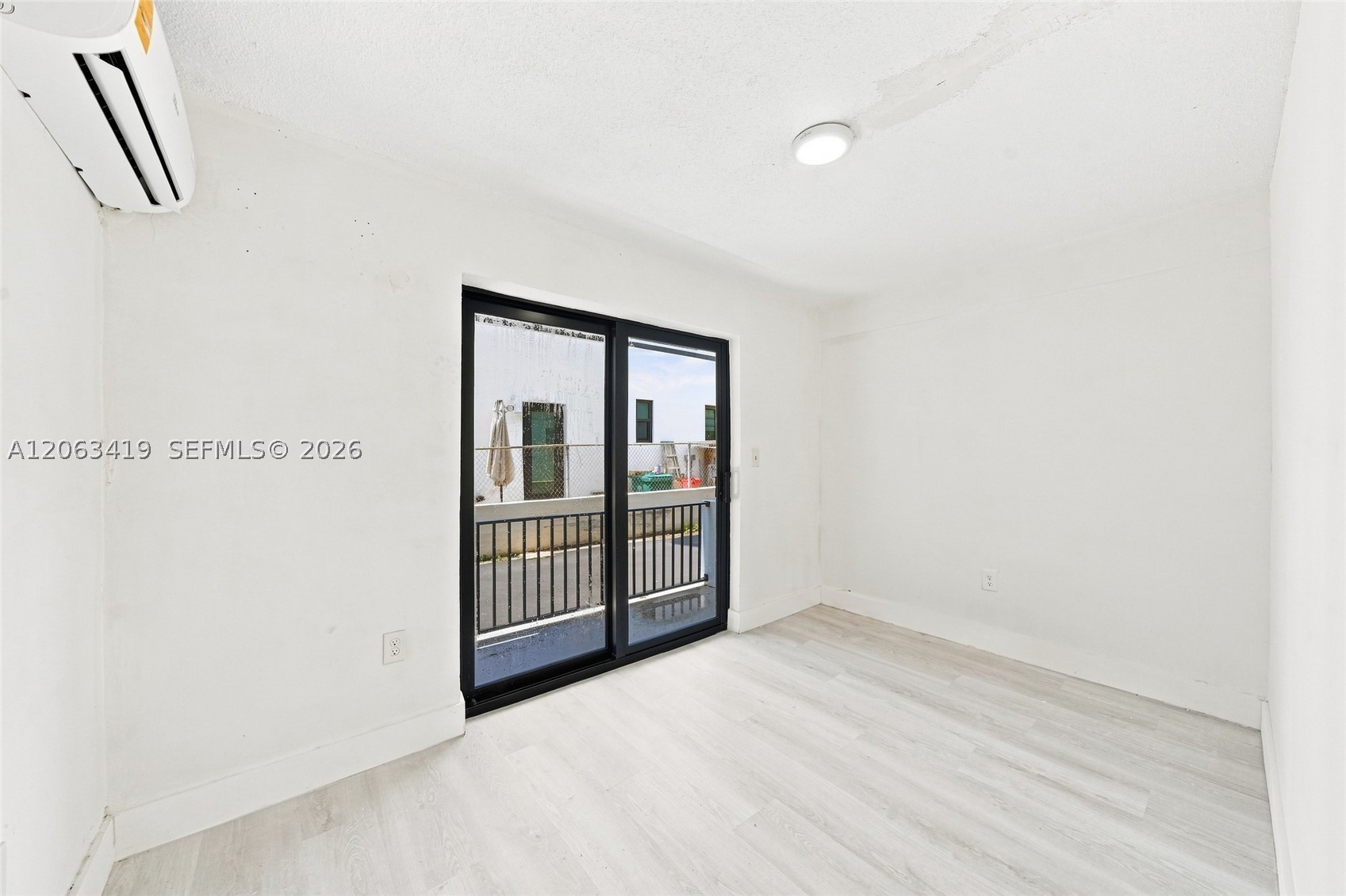 635 Sw 7th Ct Apt 4 Property Photo 27