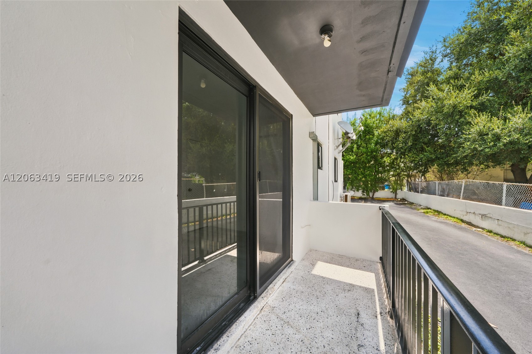635 Sw 7th Ct Apt 4 Property Photo 29