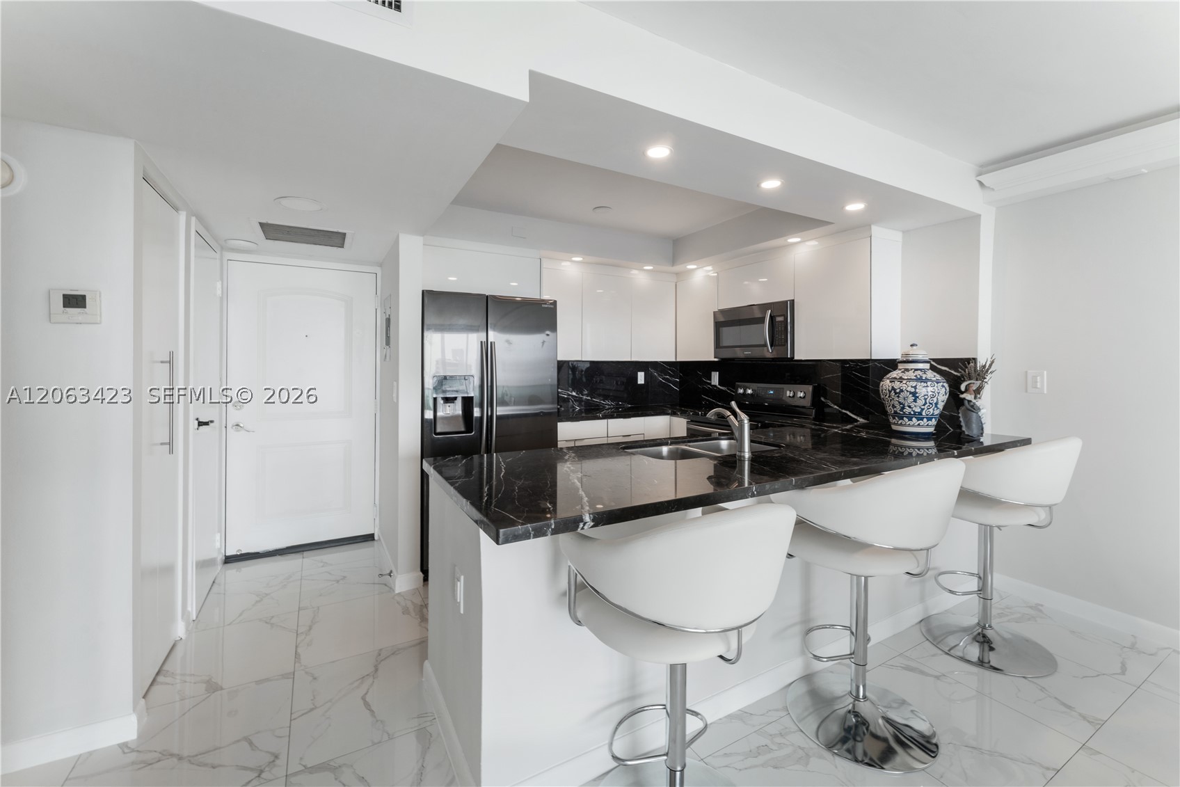 100 Bayview Dr 709 Property Photo 10