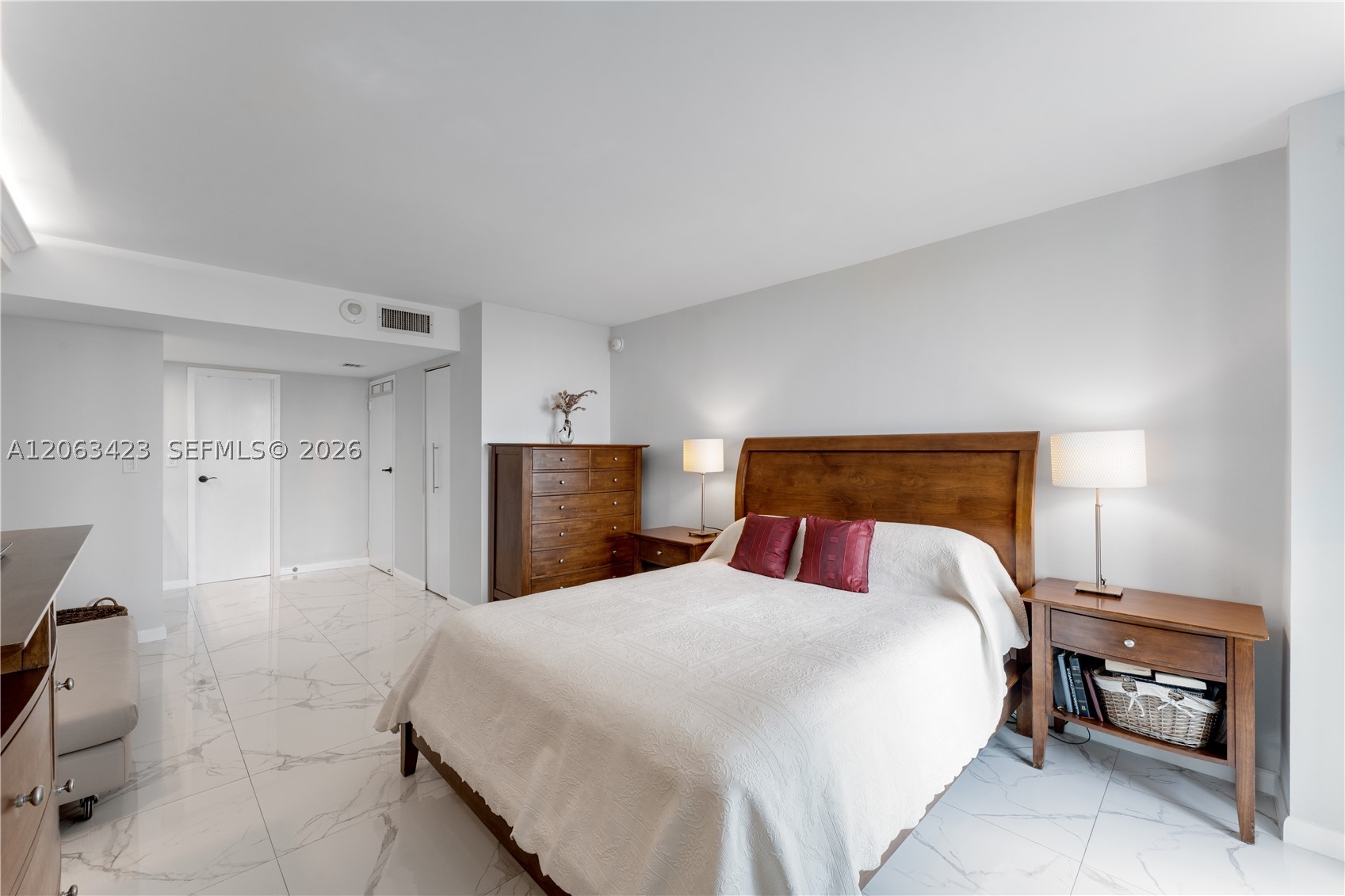 100 Bayview Dr 709 Property Photo 14