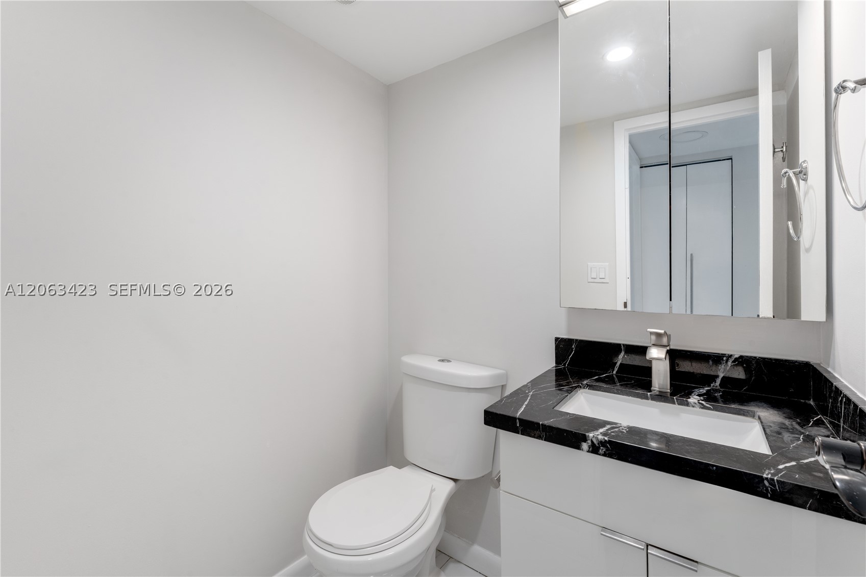 100 Bayview Dr 709 Property Photo 20