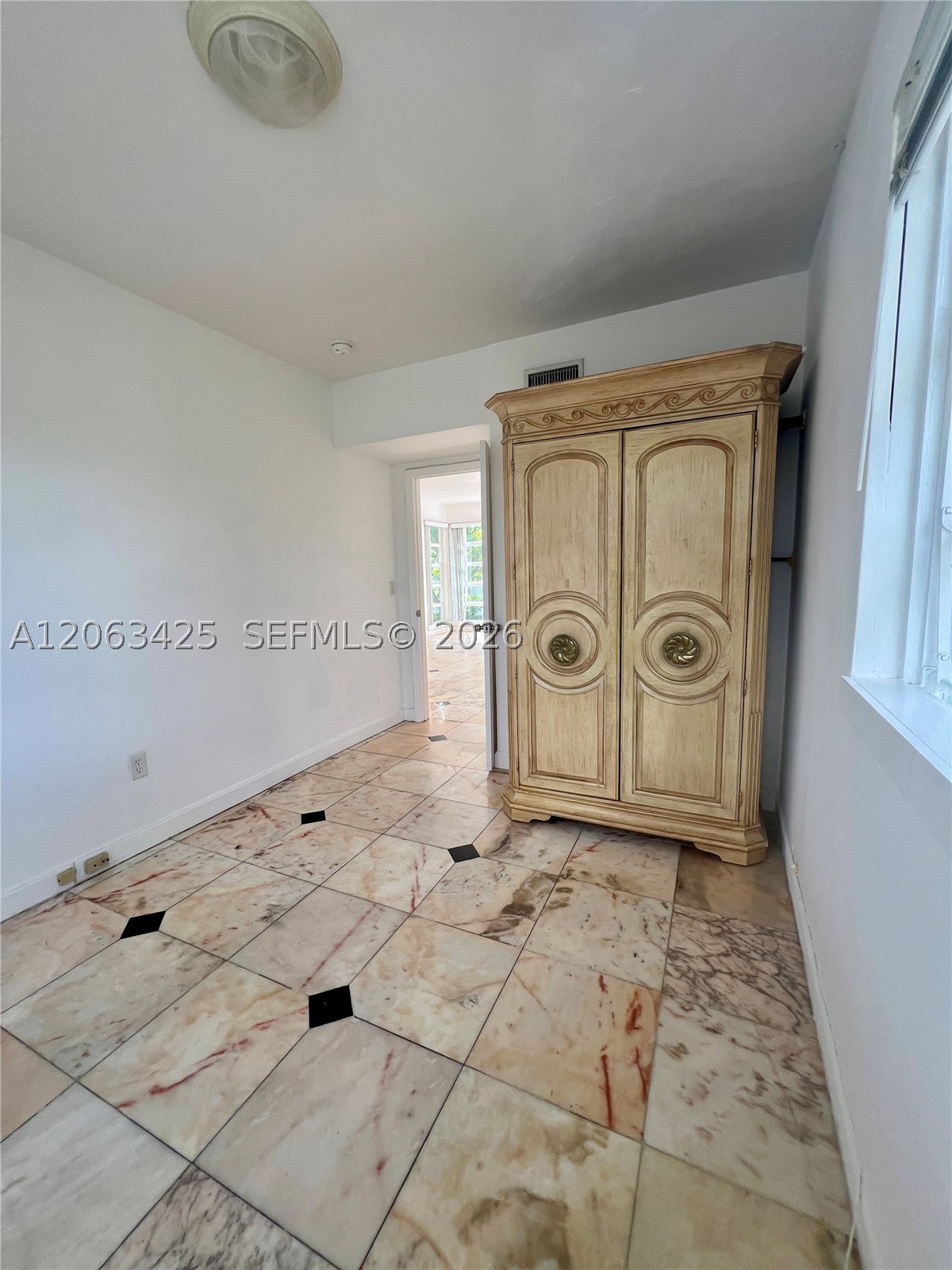 9350 E Bay Harbor Dr 6 Property Photo 6