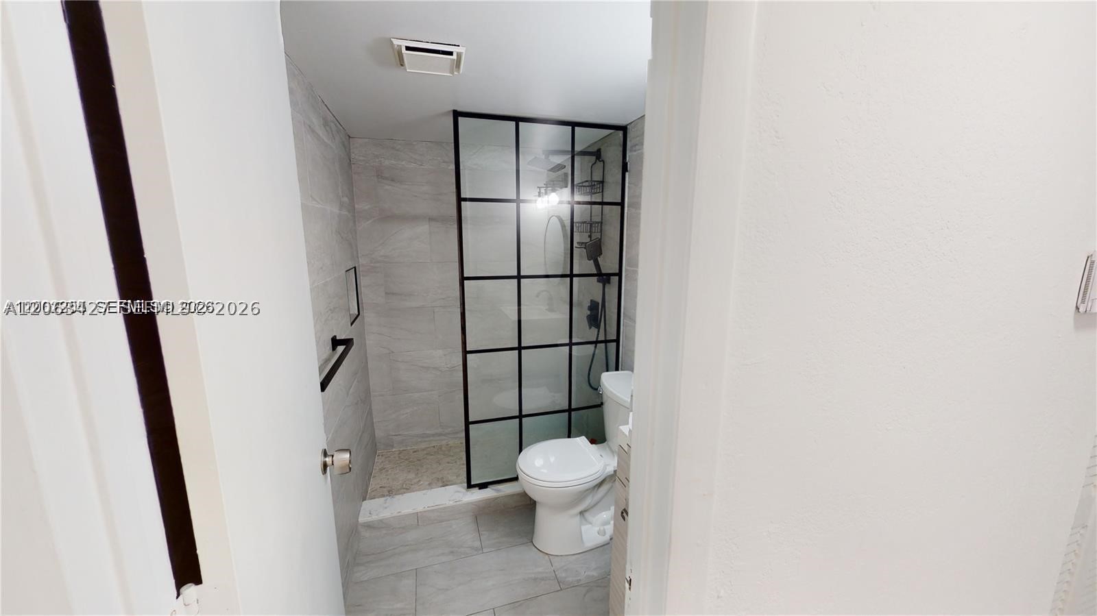 453 Sw 2nd St 301c Property Photo 11