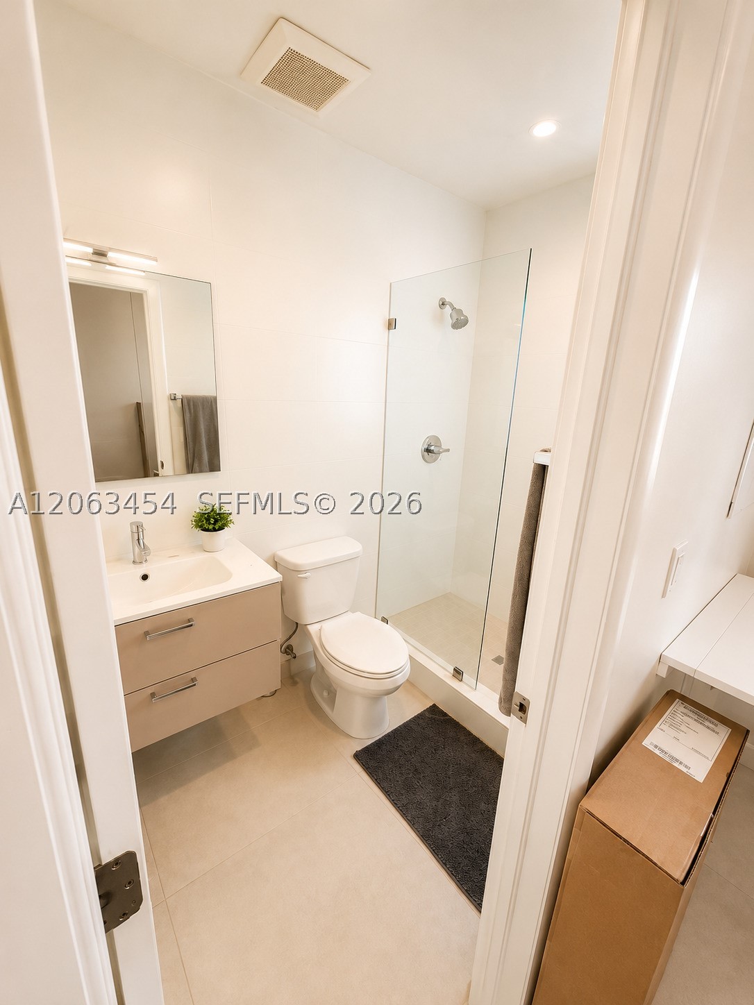 245 Ne 33rd St 207 Property Photo 10