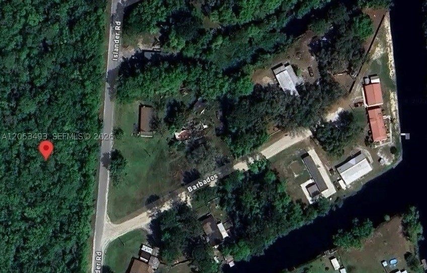 137 Islander Rd Property Photo 1