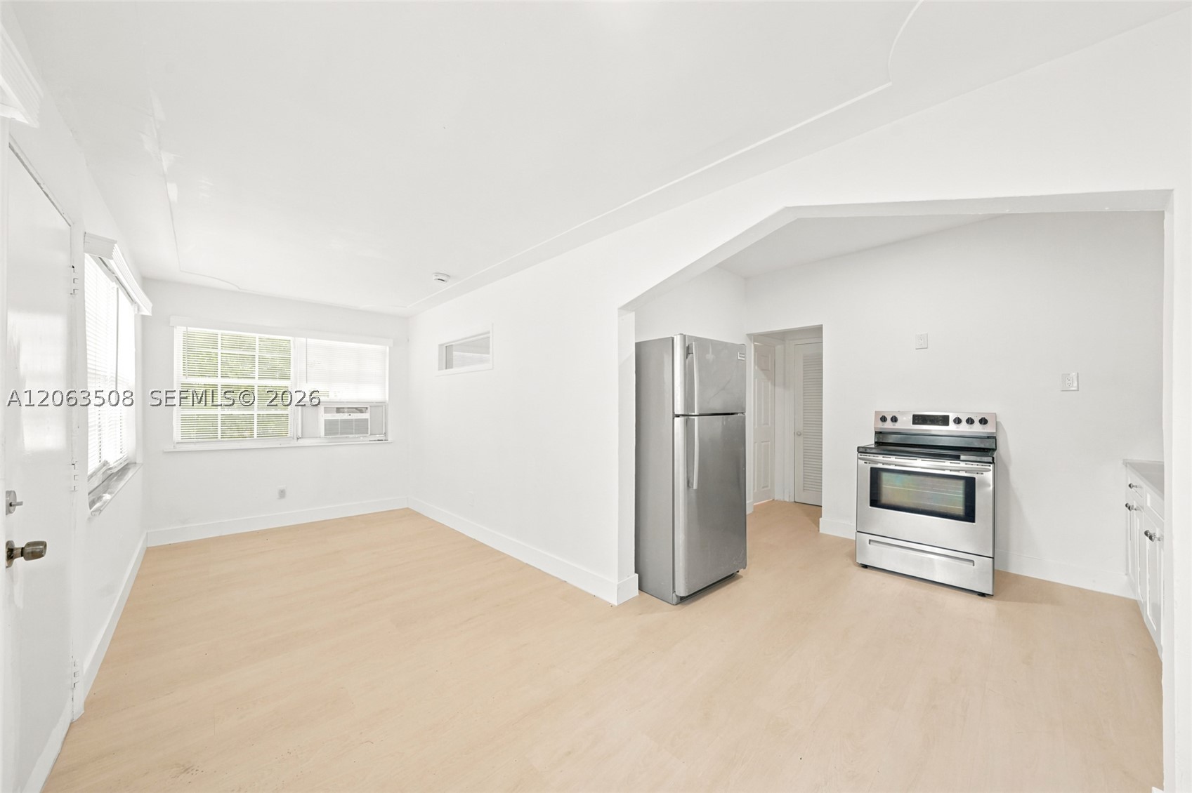 119 Ne 56th St 3 Property Photo 2