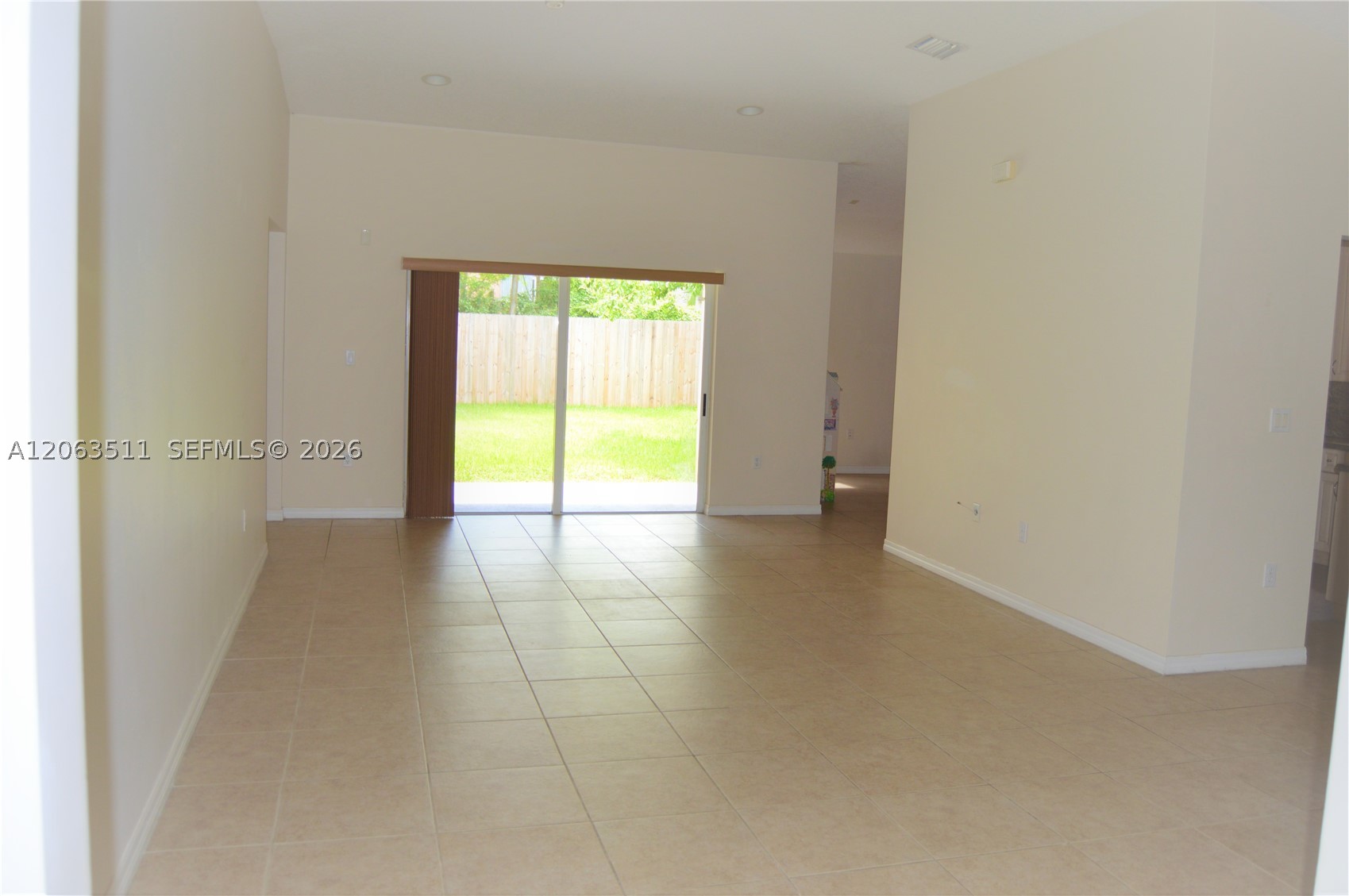 1855 Ne 36th Ave 1855 Property Photo 2