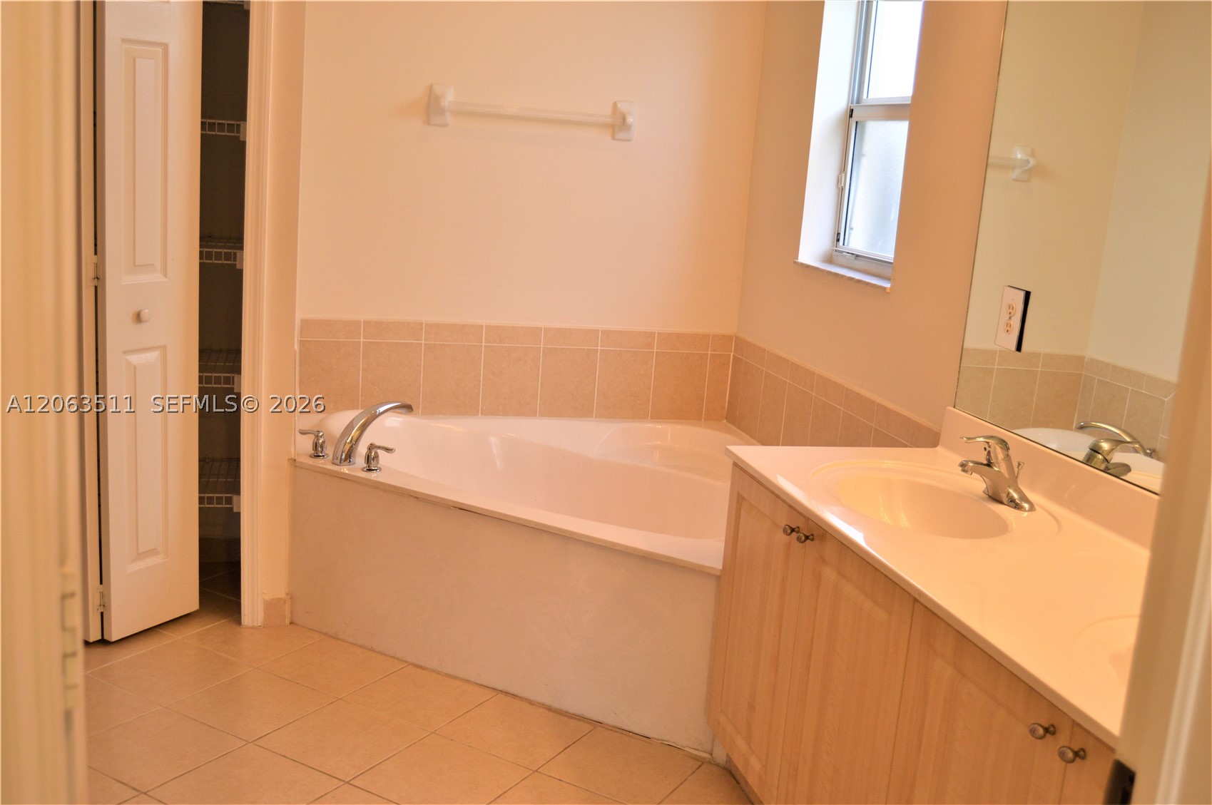 1855 Ne 36th Ave 1855 Property Photo 14
