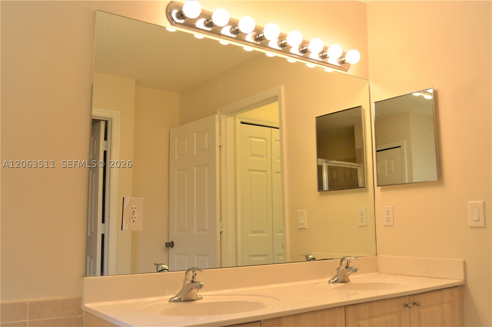 1855 Ne 36th Ave 1855 Property Photo 17