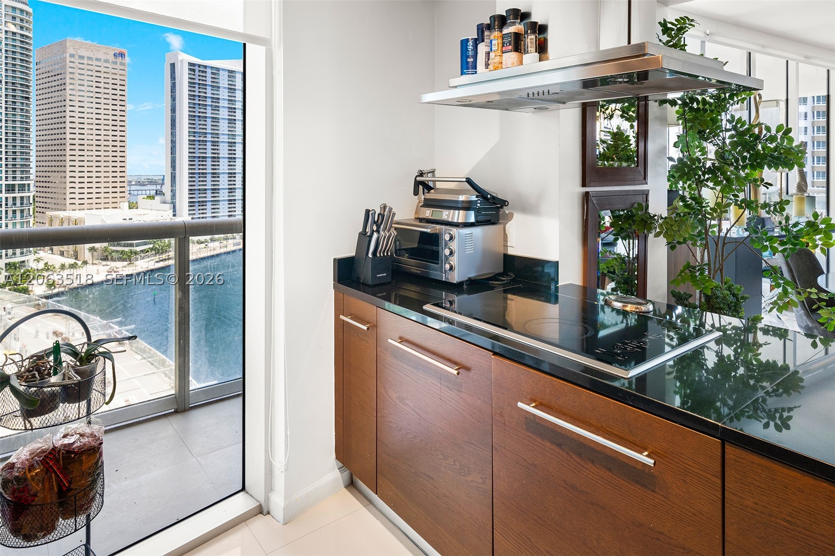495 Brickell Ave 1802 Property Photo 2