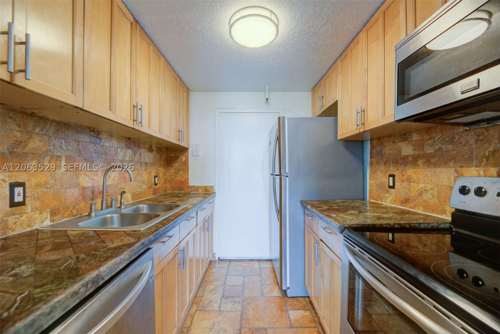 2350 Ne 135th St 1503 Property Photo 3