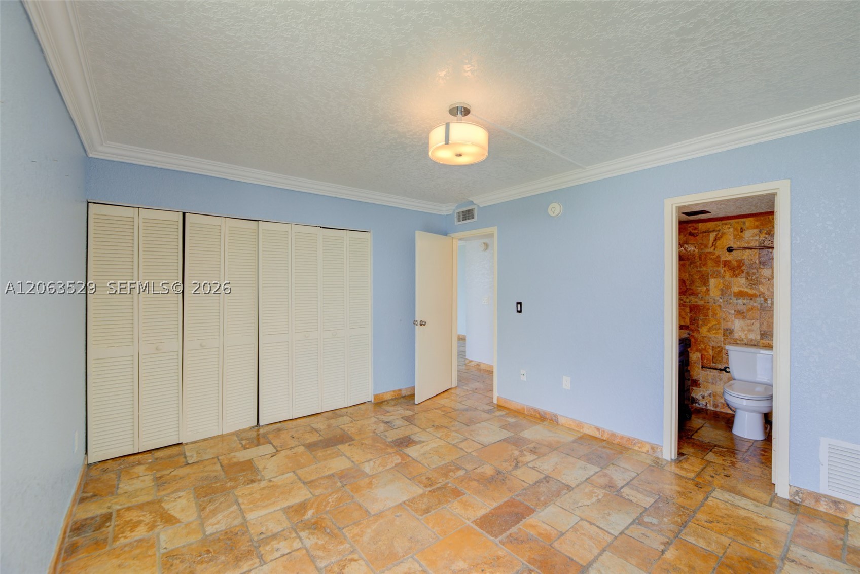 2350 Ne 135th St 1503 Property Photo 6