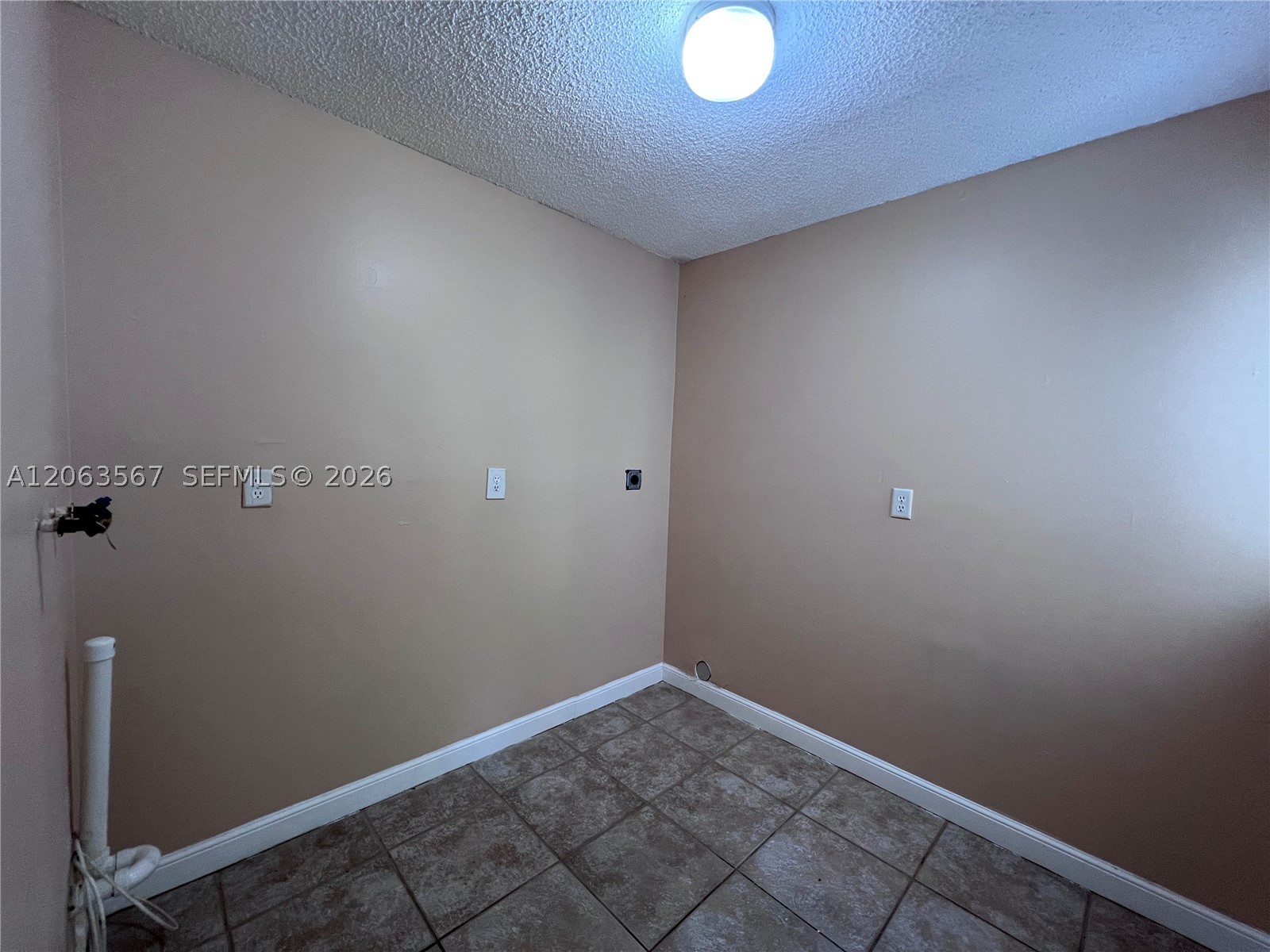 2750 N 34th Ave 9d Property Photo 10