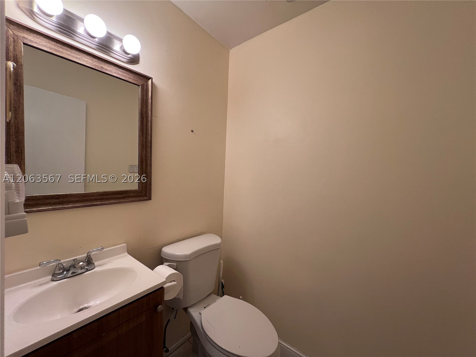 2750 N 34th Ave 9d Property Photo 11