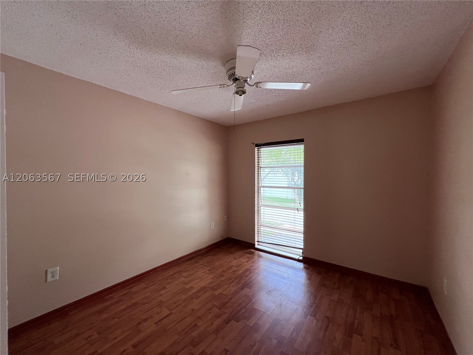 2750 N 34th Ave 9d Property Photo 26