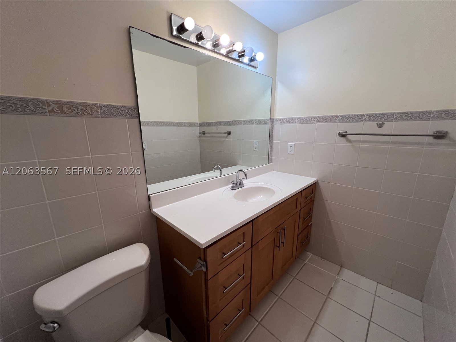2750 N 34th Ave 9d Property Photo 40