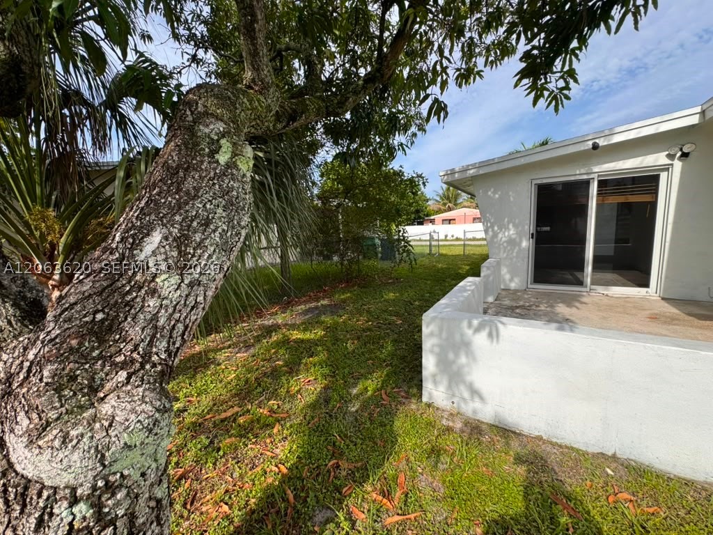 18331 Nw 2nd Ct Property Photo 21