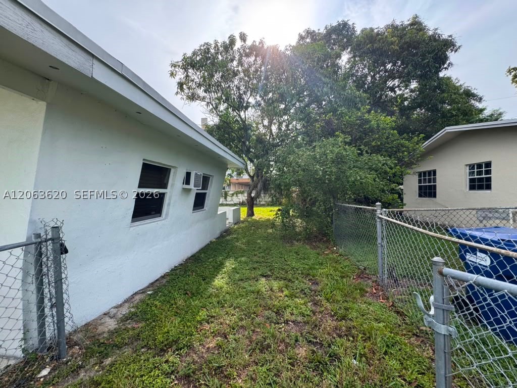 18331 Nw 2nd Ct Property Photo 23