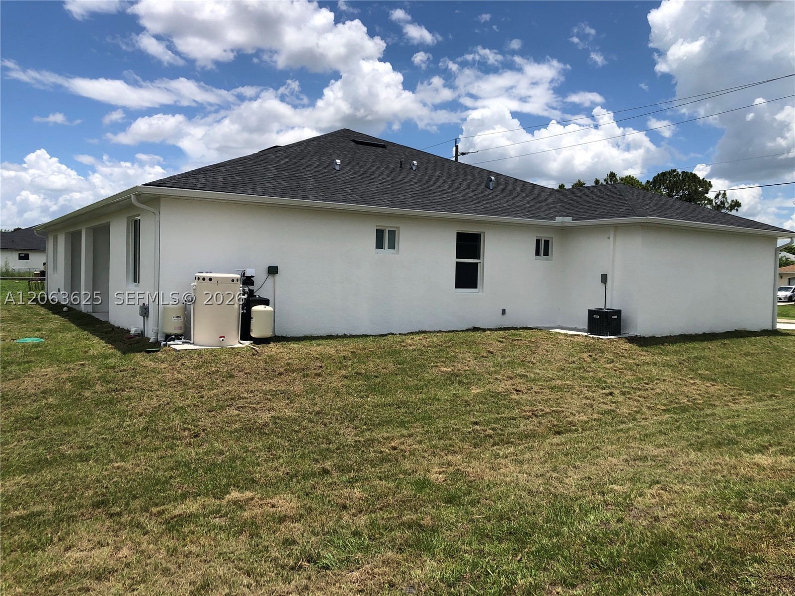 4568/4570 Golfview Blvd Property Photo 3