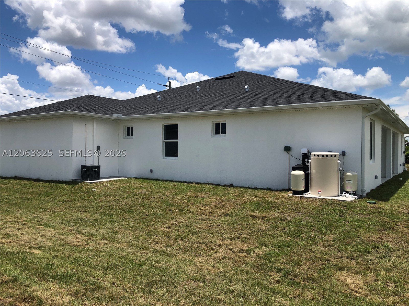 4568/4570 Golfview Blvd Property Photo 4