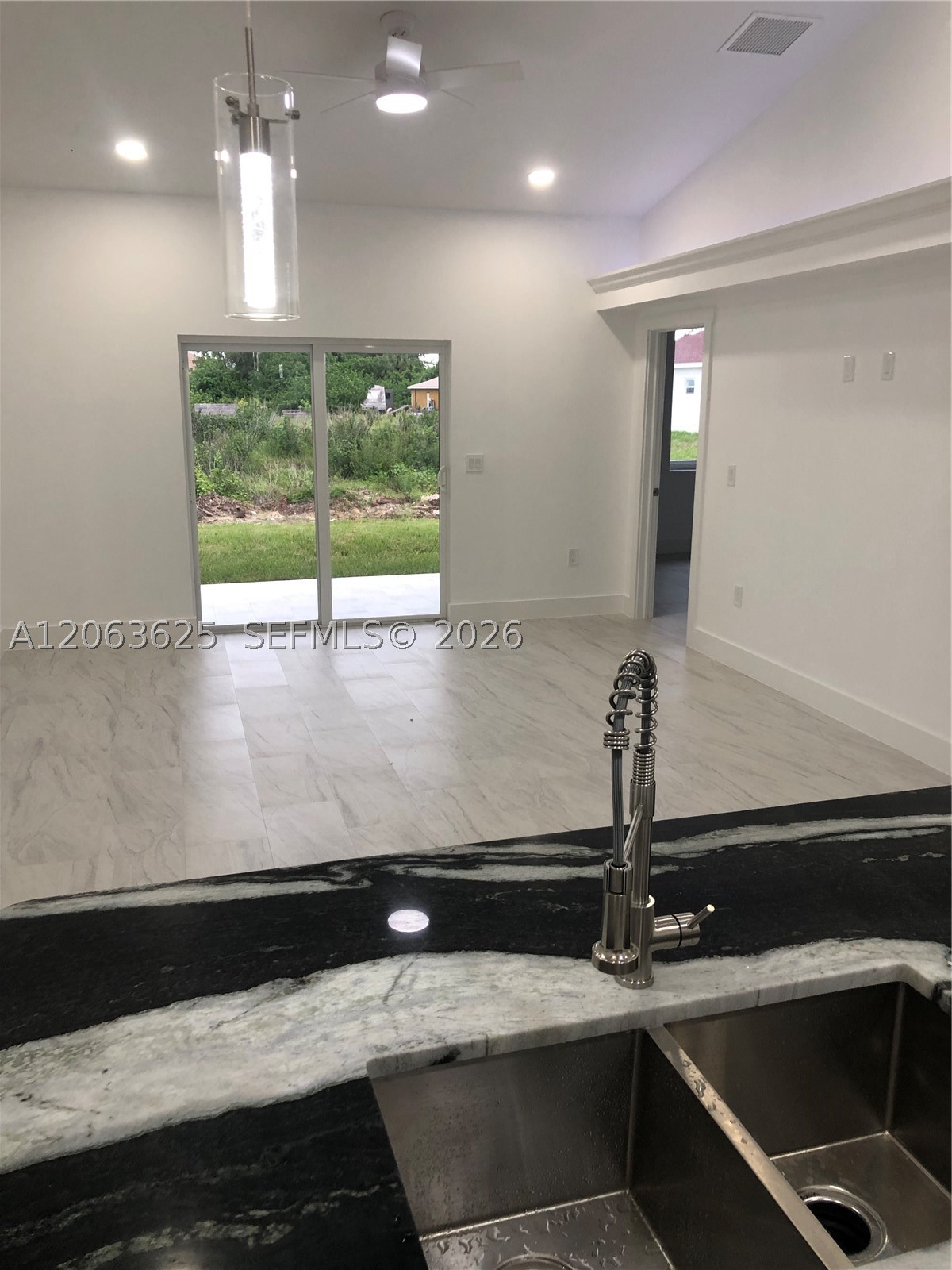 4568/4570 Golfview Blvd Property Photo 13