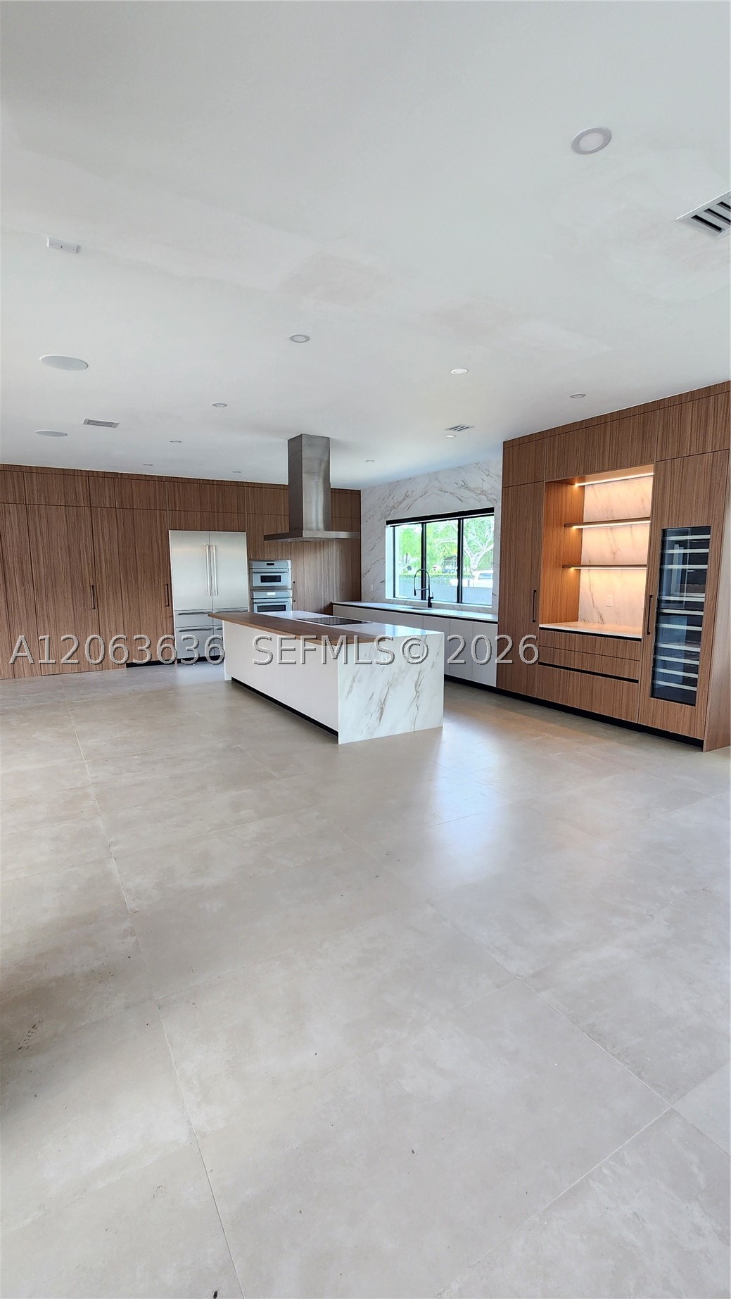 A12063636 Property Photo 2