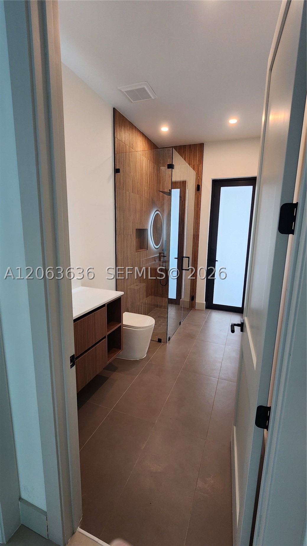A12063636 Property Photo 4