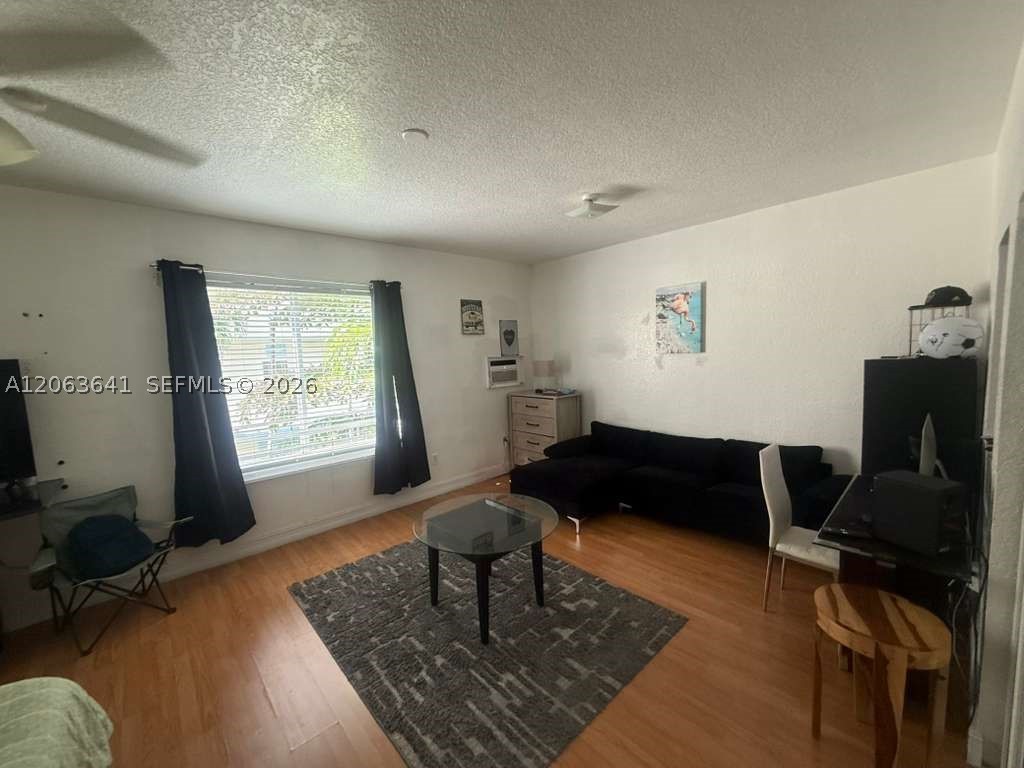 820 Euclid Ave 206 Property Photo 2