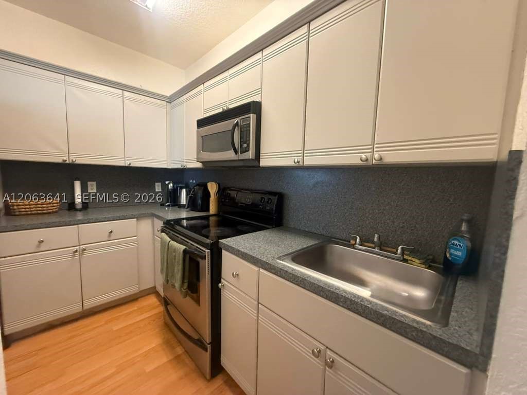 820 Euclid Ave 206 Property Photo 5