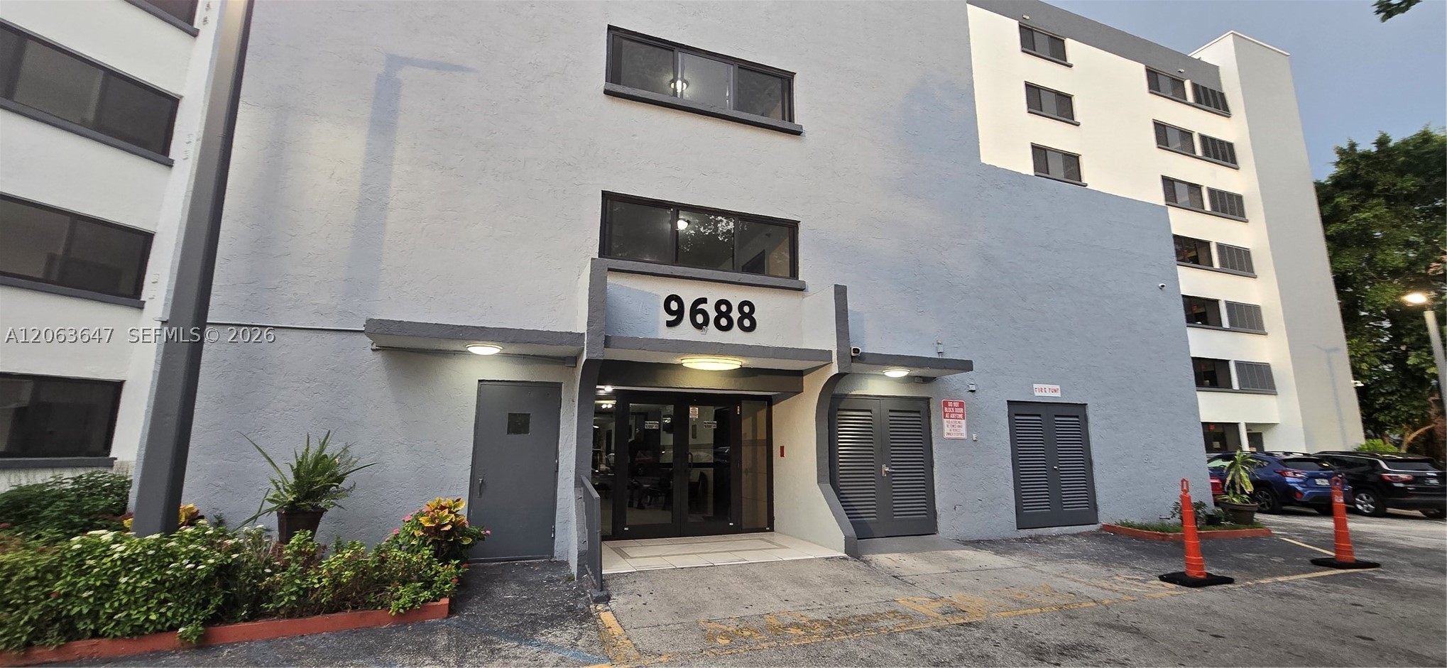 9688 Fontainebleau Blvd 404 Property Photo 2