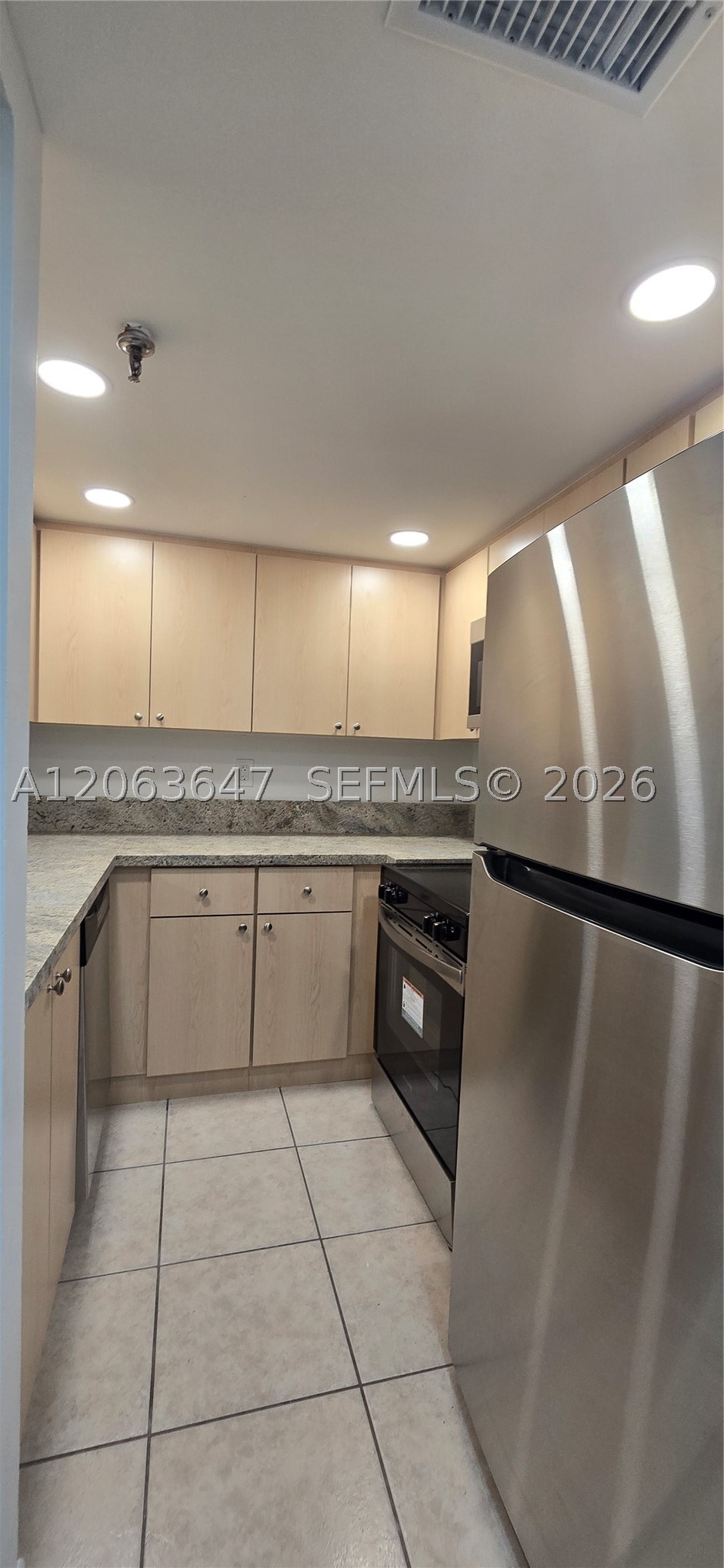 9688 Fontainebleau Blvd 404 Property Photo 7