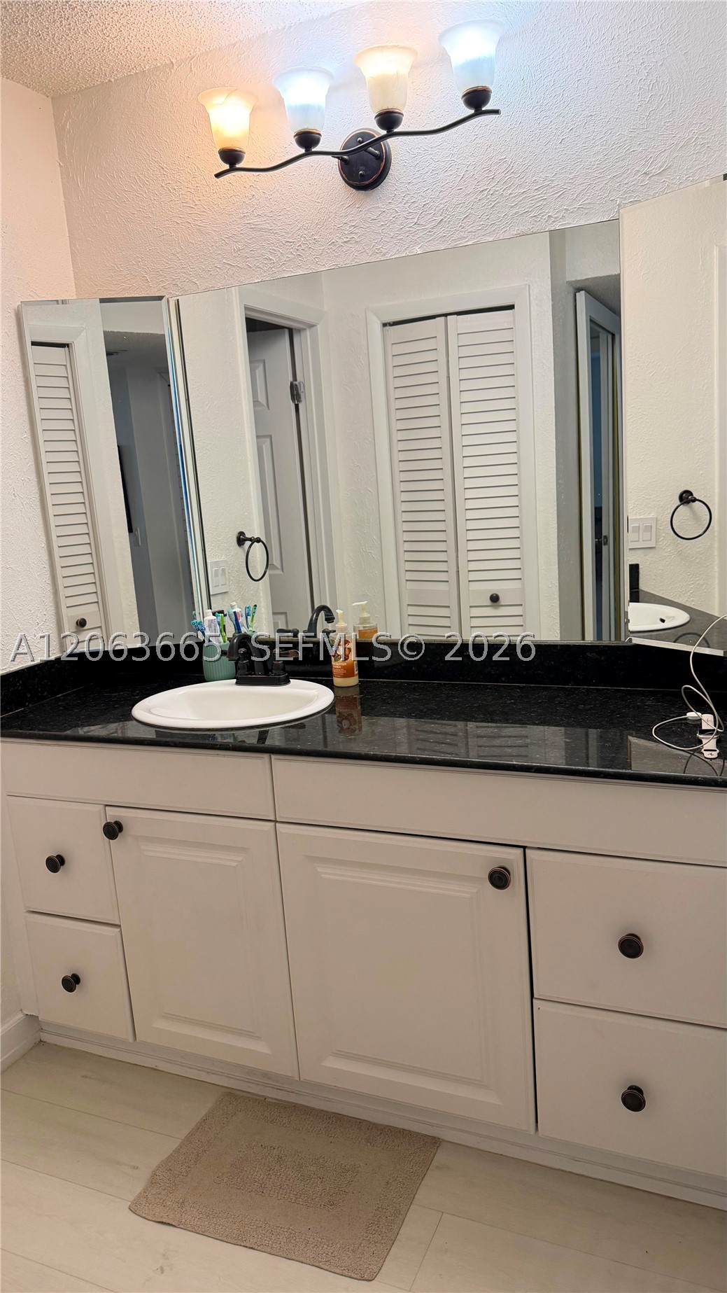 440 Lakeview Dr 204 Property Photo 12